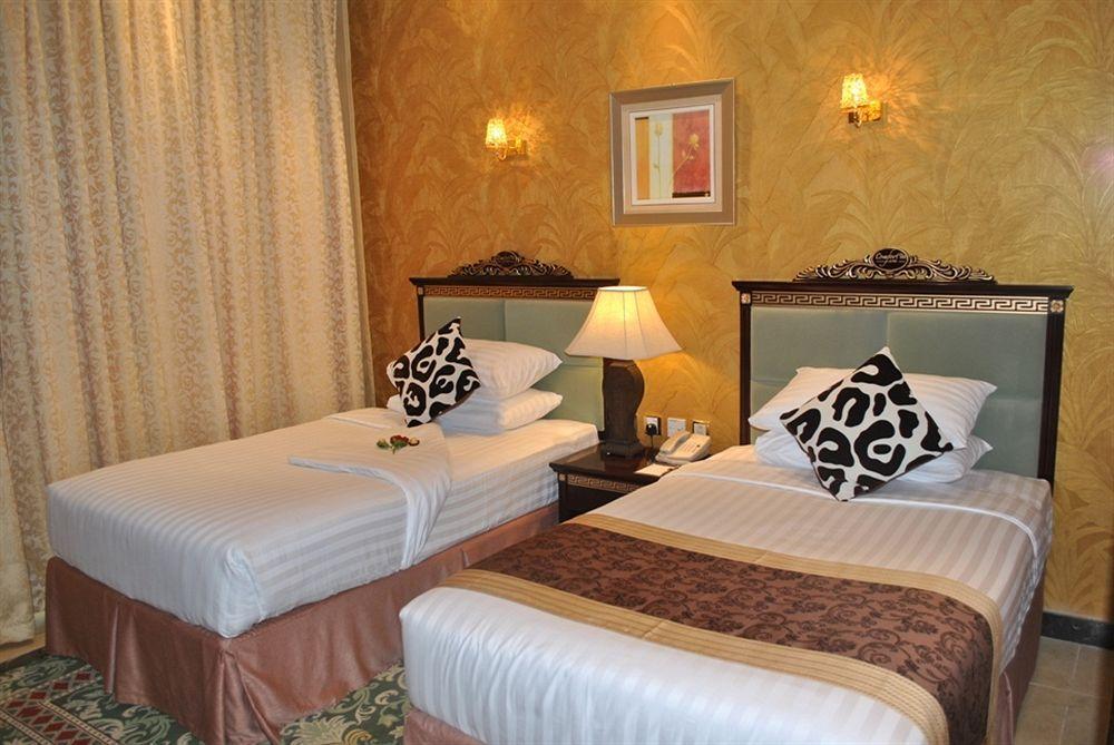 Hotell Golden Tulip Media 4*