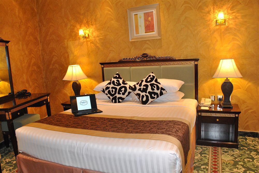 Golden Tulip Media Hotell 4*
