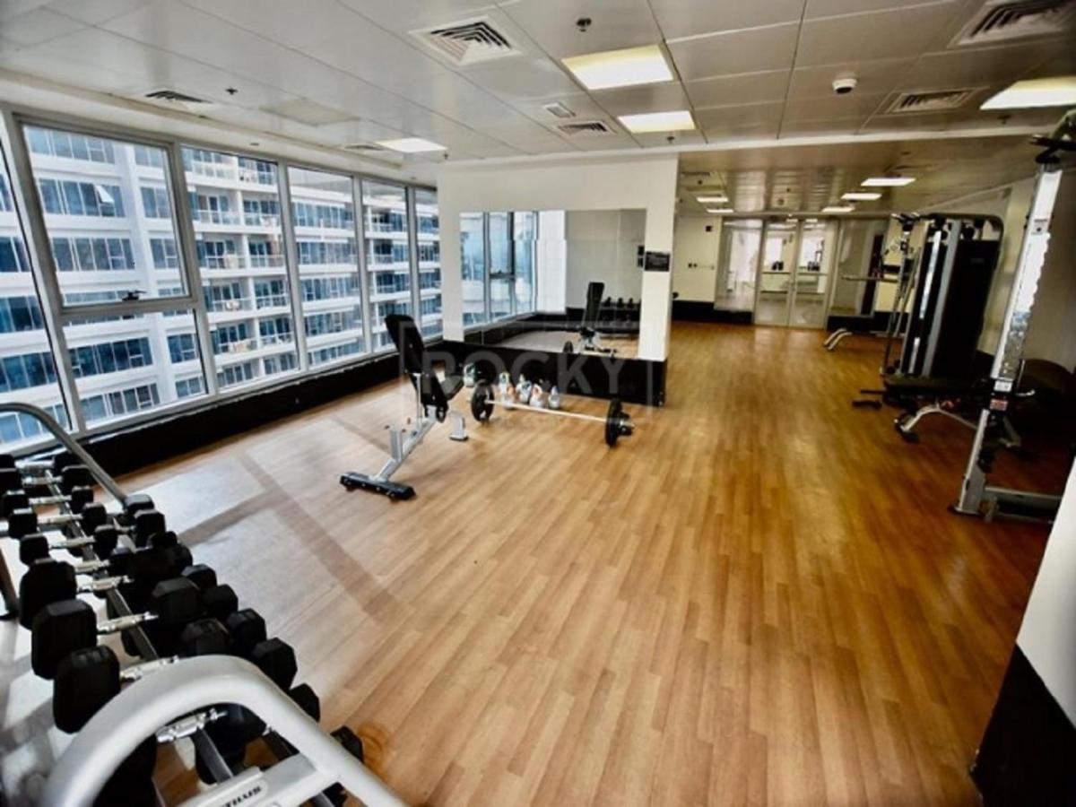 Octavius Holiday Homes, Spacious 2 Bedroom Apartment, Skyline & Burj Khalifa View * Dubái