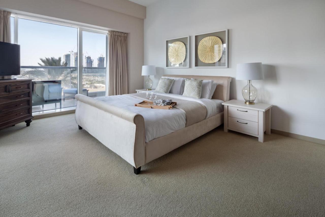 Frank Porter - Emirates Crown Tower Dubái