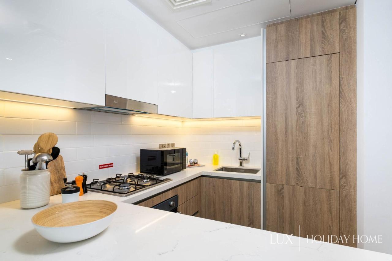 Lux - Contemporary With Full Marina View * Dubai