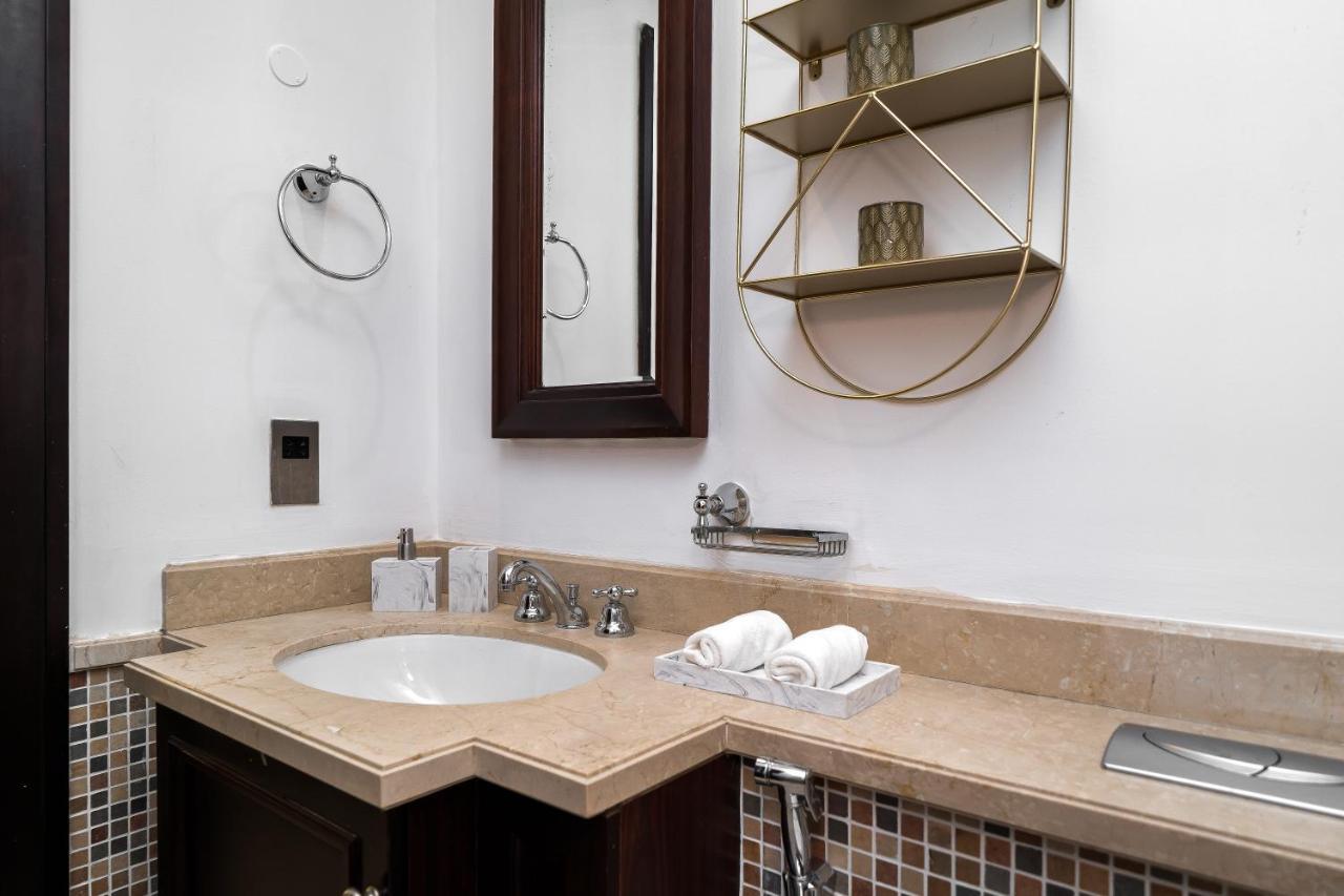 Apartment Durrani Homes - Old Town Lux 1 Bed Besides Mall