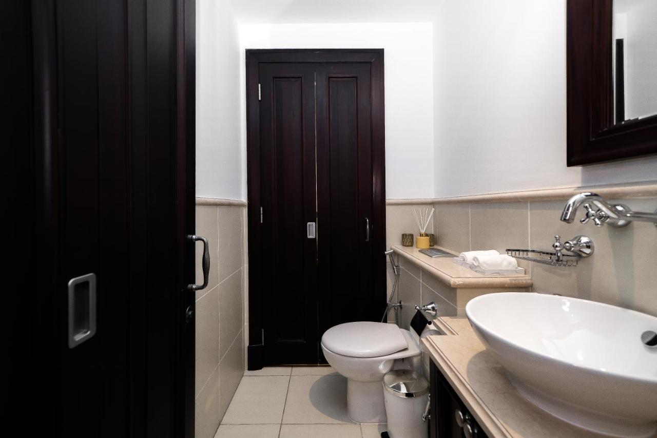 Durrani Homes - Old Town Lux 1 Bed Besides Mall *