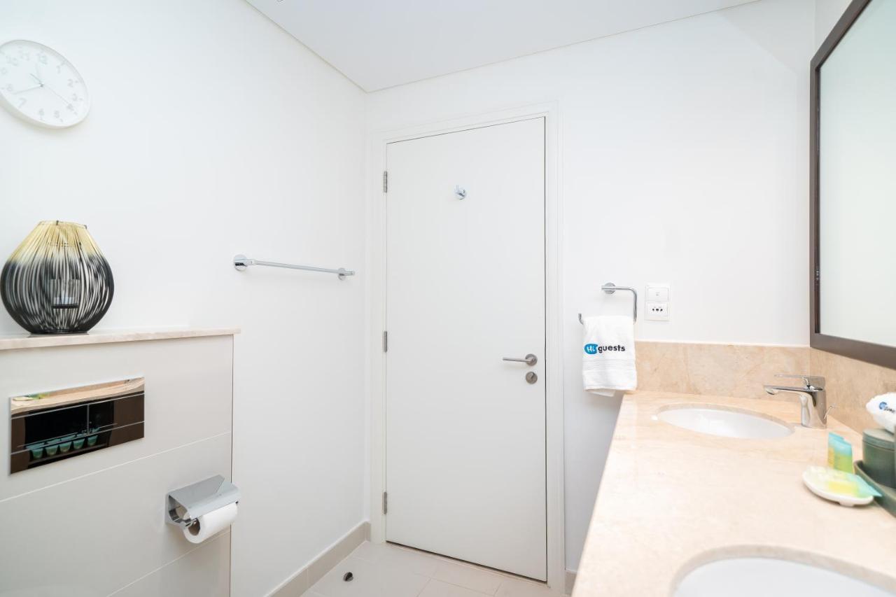 Apartemen Higuests - Chic With Balcony And Pool Near Burj Khalifa *