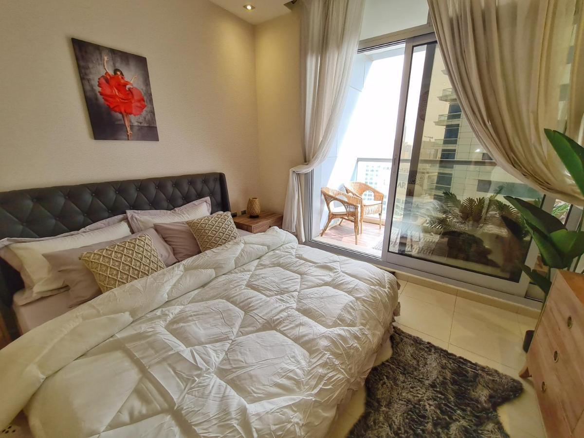 Green Sky Holiday With Shared Kitchen And Lounge Alloggio in famiglia Dubai