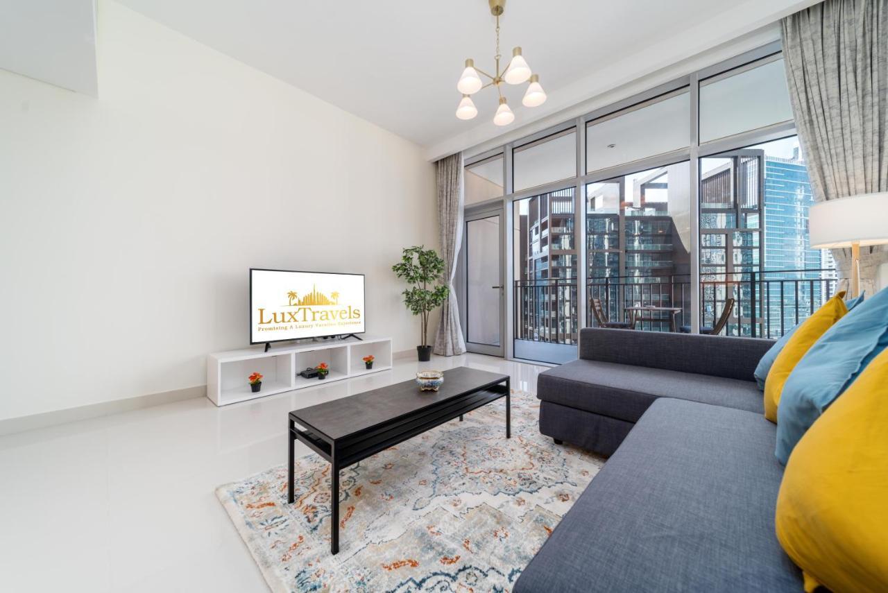 Lux Boulevard Dowtown Views