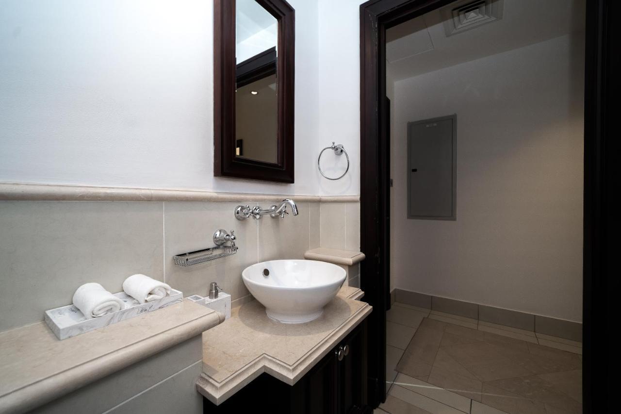 Apartment Durrani Homes - Old Town Lux 1 Bed Besides Mall Dubai
