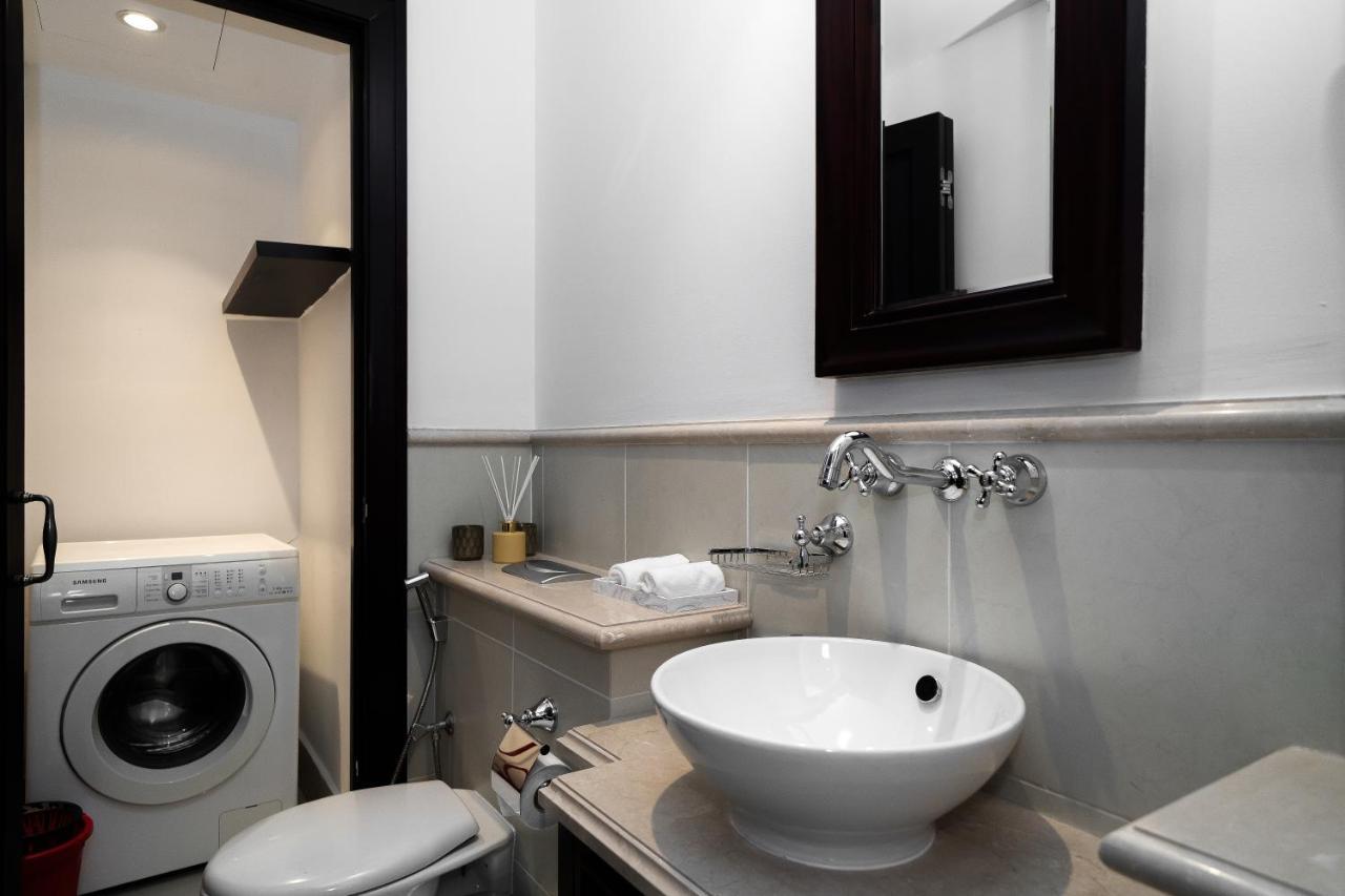 Durrani Homes - Old Town Lux 1 Bed Besides Mall Dubai