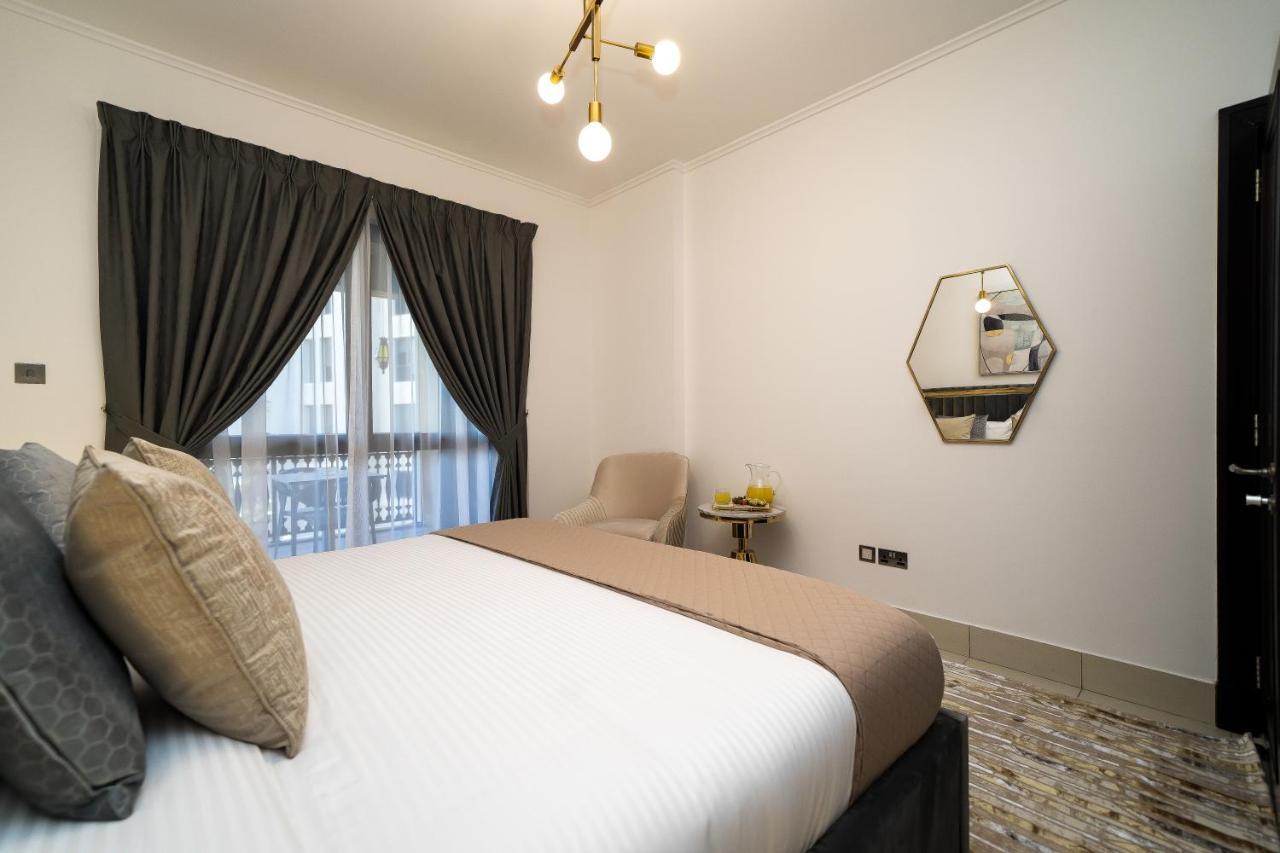 Durrani Homes - Old Town Lux 1 Bed Besides Mall Apartment *