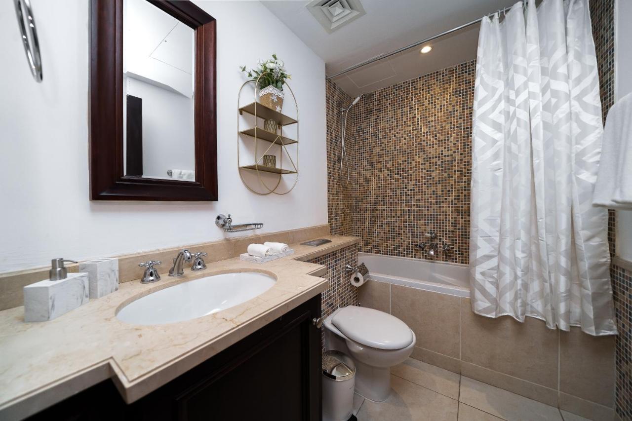 Durrani Homes - Old Town Lux 1 Bed Besides Mall