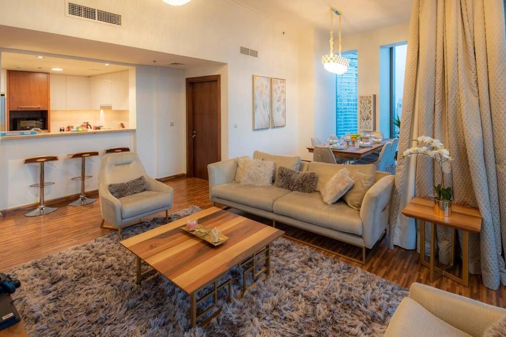 Apartamento First Class 2br With Full Burj Khalifa And Fountain View Dubái