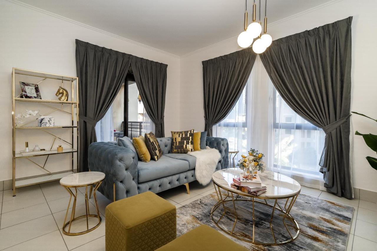 Durrani Homes - Old Town Lux 1 Bed Besides Mall Apartment *