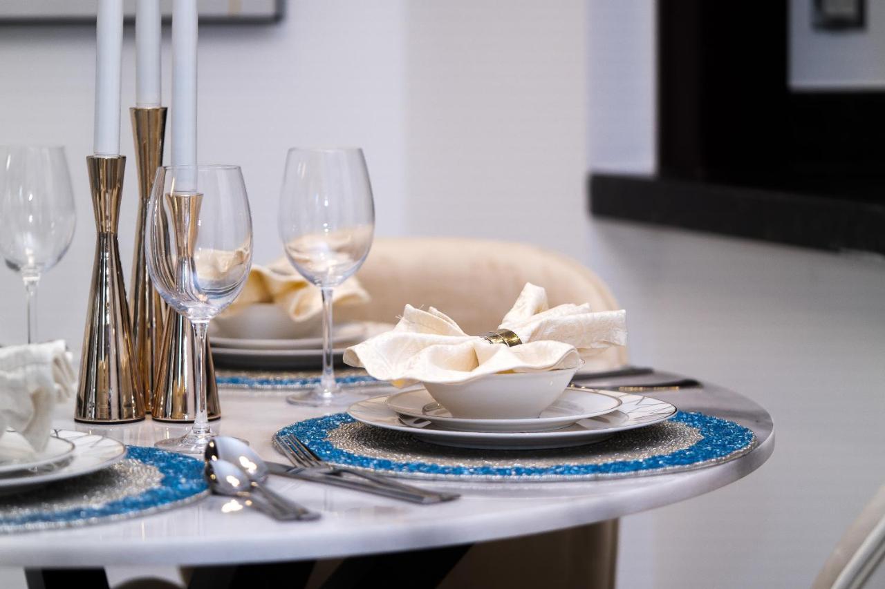 Durrani Homes - Old Town Lux 1 Bed Besides Mall *