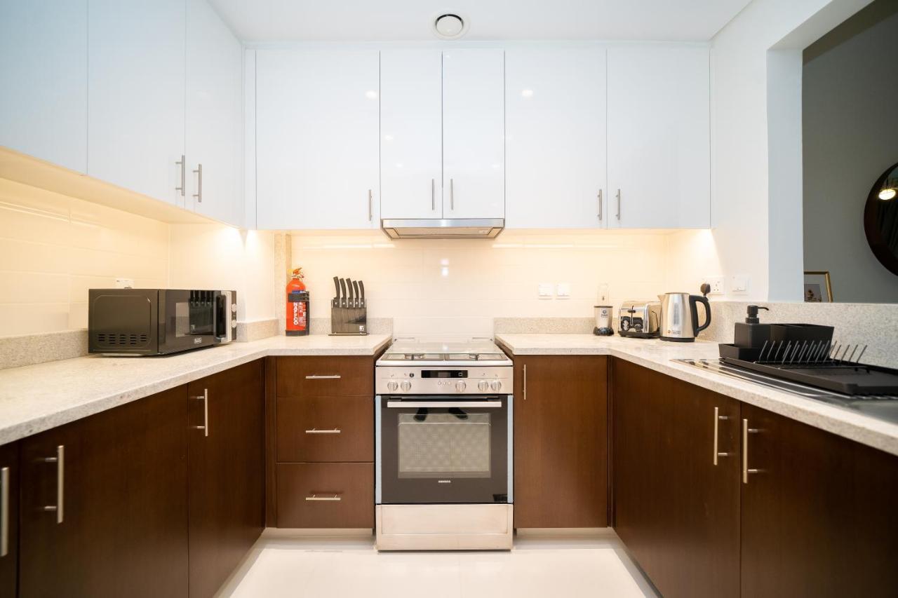 Apartemen Higuests - Chic With Balcony And Pool Near Burj Khalifa *