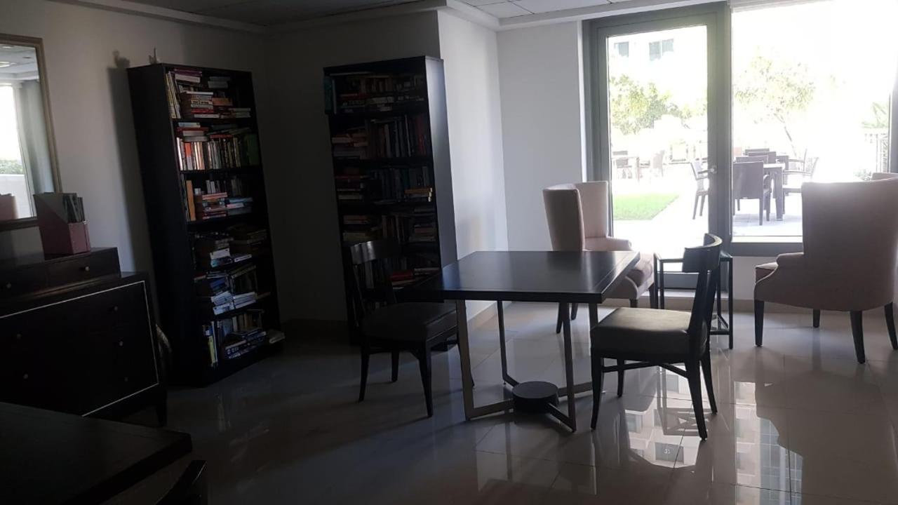 Durrani Homes - Designer 2br With Stunning Burj Khalifa And Fountain View Apartemen Dubai
