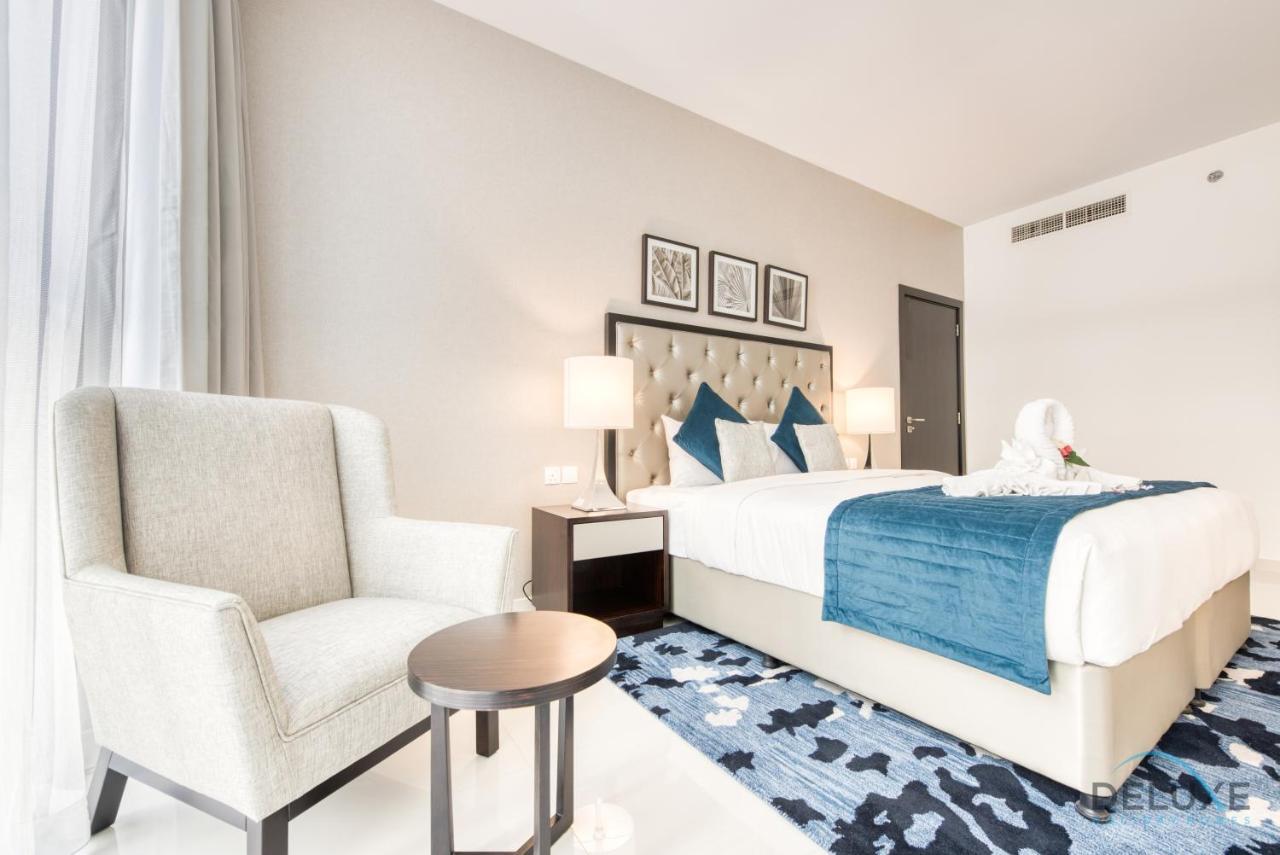Sleek 1br At Celestia South By Deluxe Homes Lägenhet *