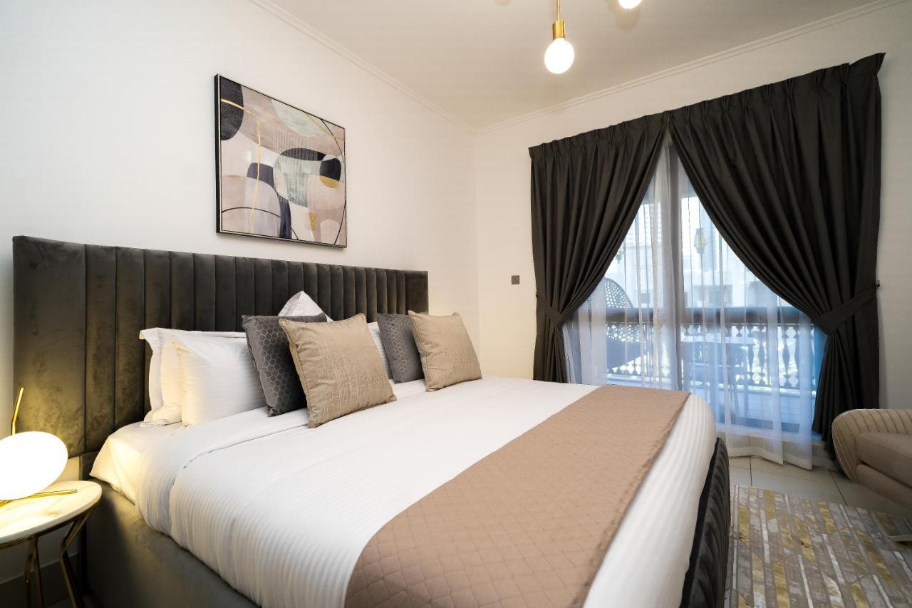Durrani Homes - Old Town Lux 1 Bed Besides Mall Apartment *