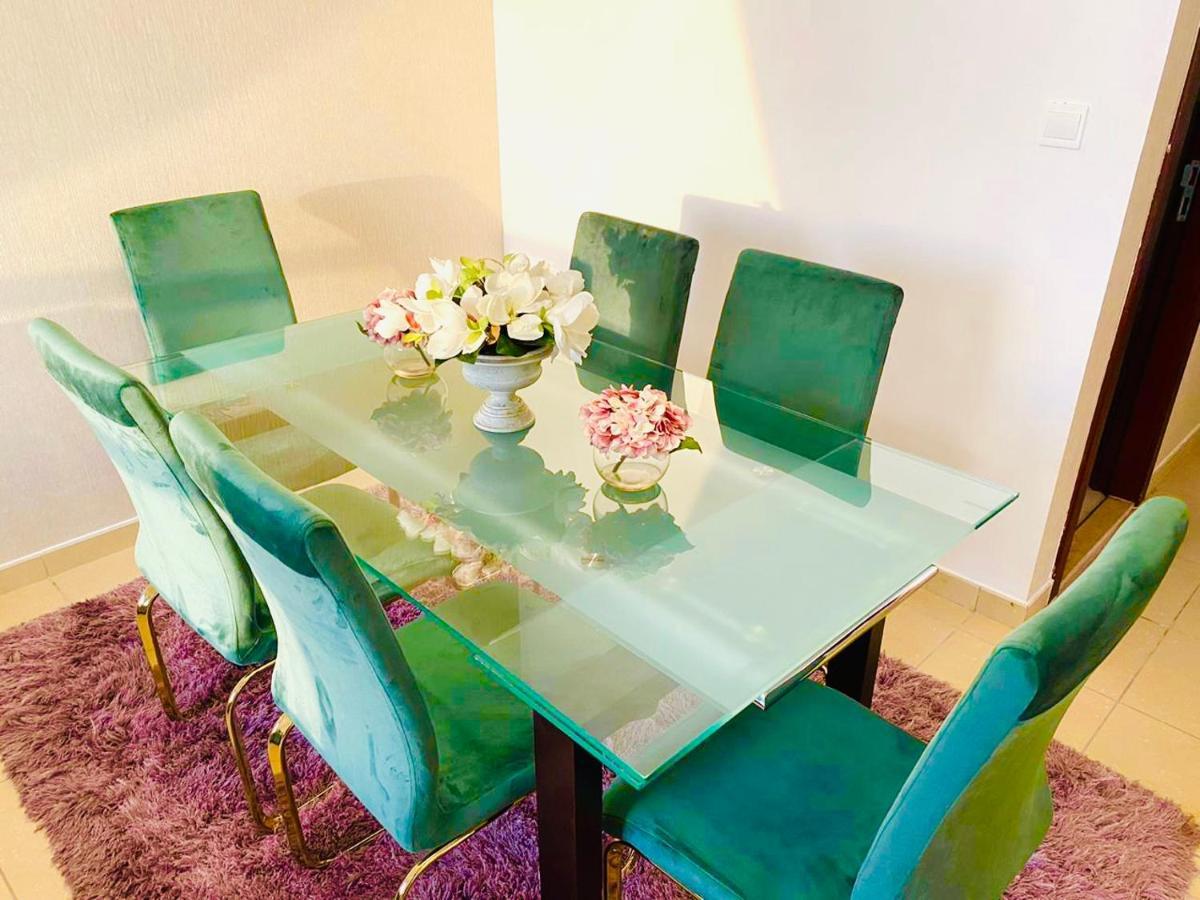 Luxury Casa - Royal Sea View Jbr 2br Apartment Dubai