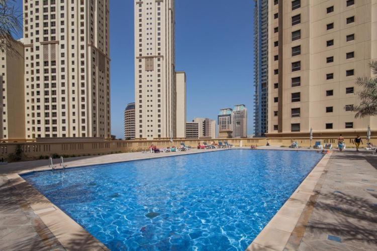 Luxury Casa - Royal Sea View Jbr 2br Apartment Dubai