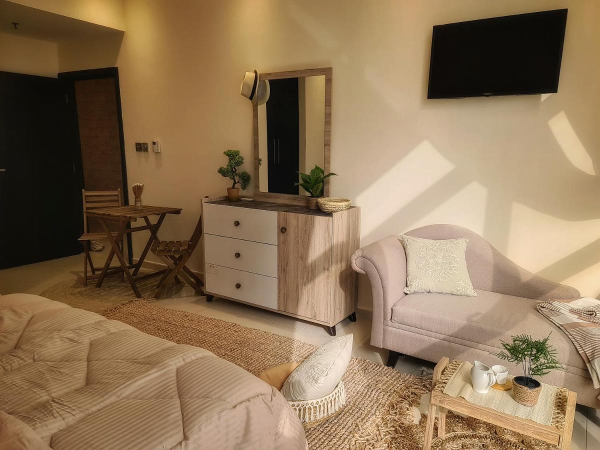 Green Sky Holiday With Shared Kitchen And Lounge Alloggio in famiglia Dubai