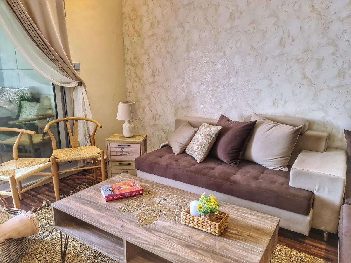 Alloggio in famiglia Green Sky Holiday With Shared Kitchen And Lounge *