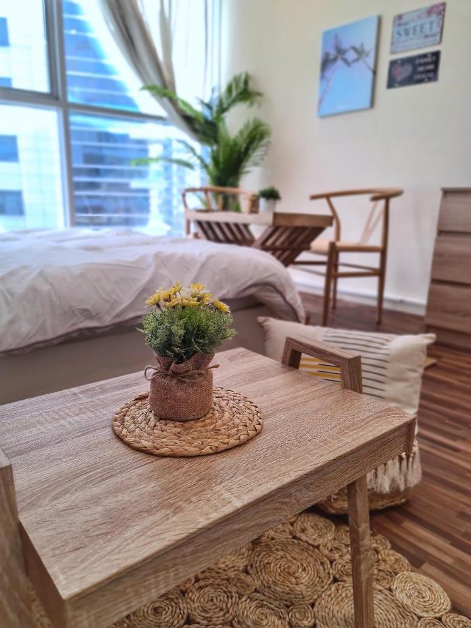 Alloggio in famiglia Green Sky Holiday With Shared Kitchen And Lounge Dubai