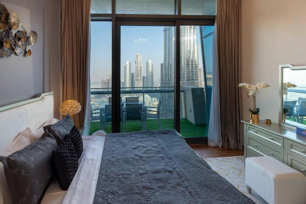 First Class 2br With Full Burj Khalifa And Fountain View Apartamento Dubái