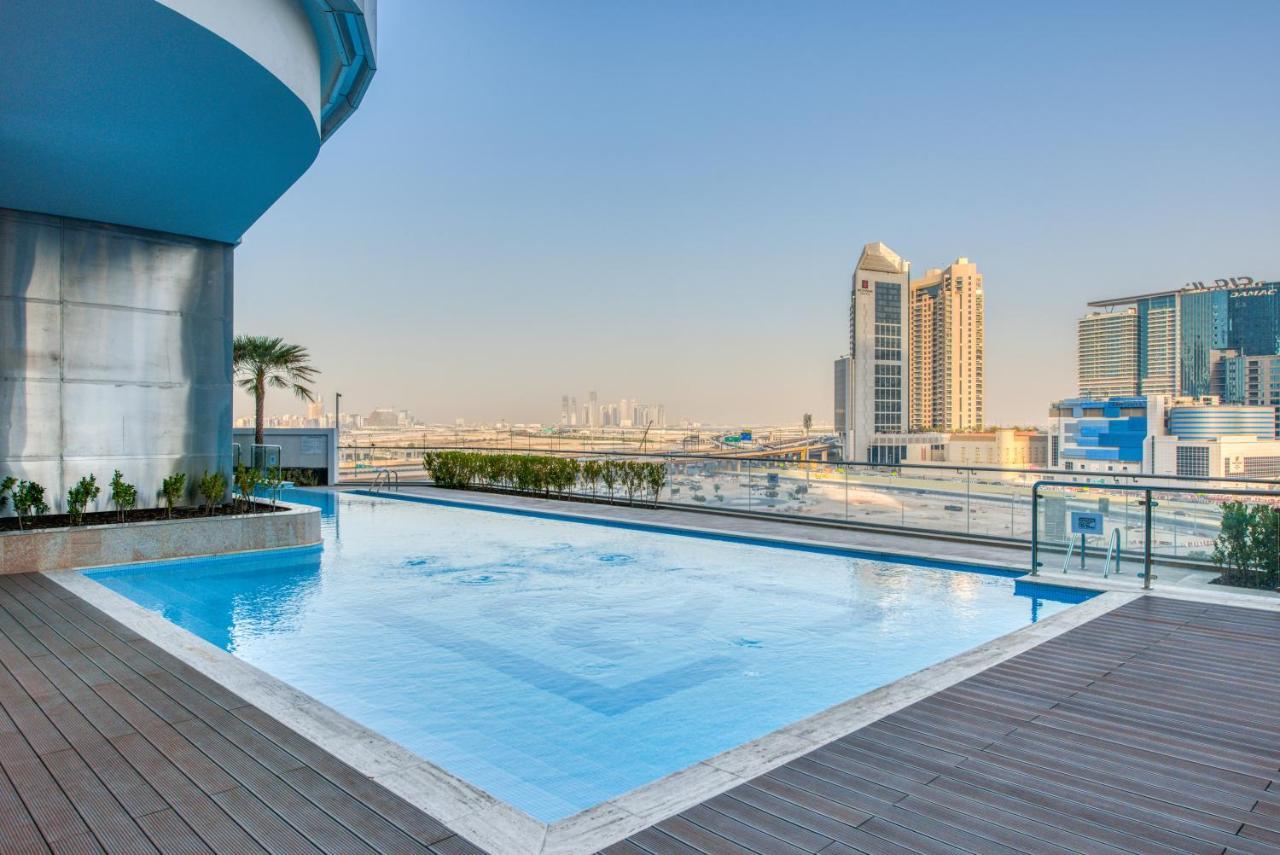 Rh- A Stylish Away From Home, Spacious 02 Bedroom Near Mall Appartement *