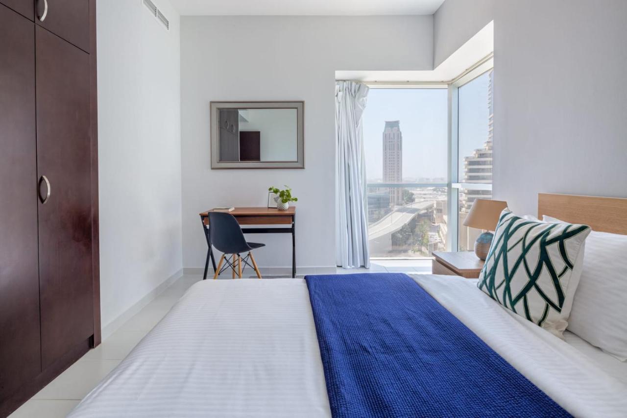 Frank Porter - Marina Tower Apartamento