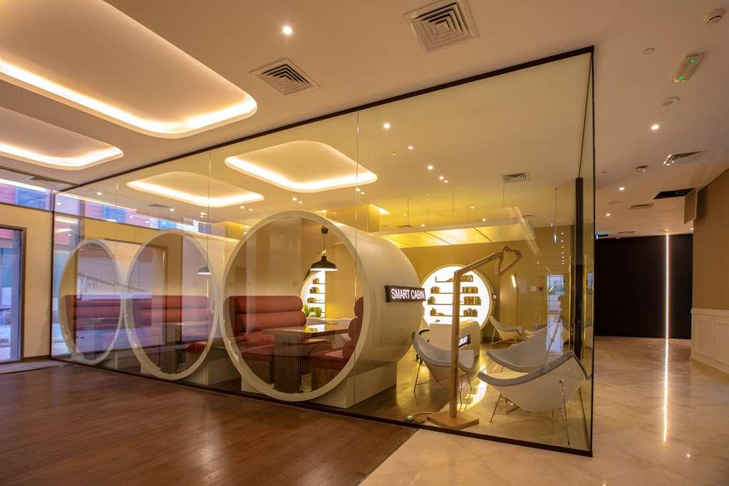 Hotel Four Points By Sheraton Production City,