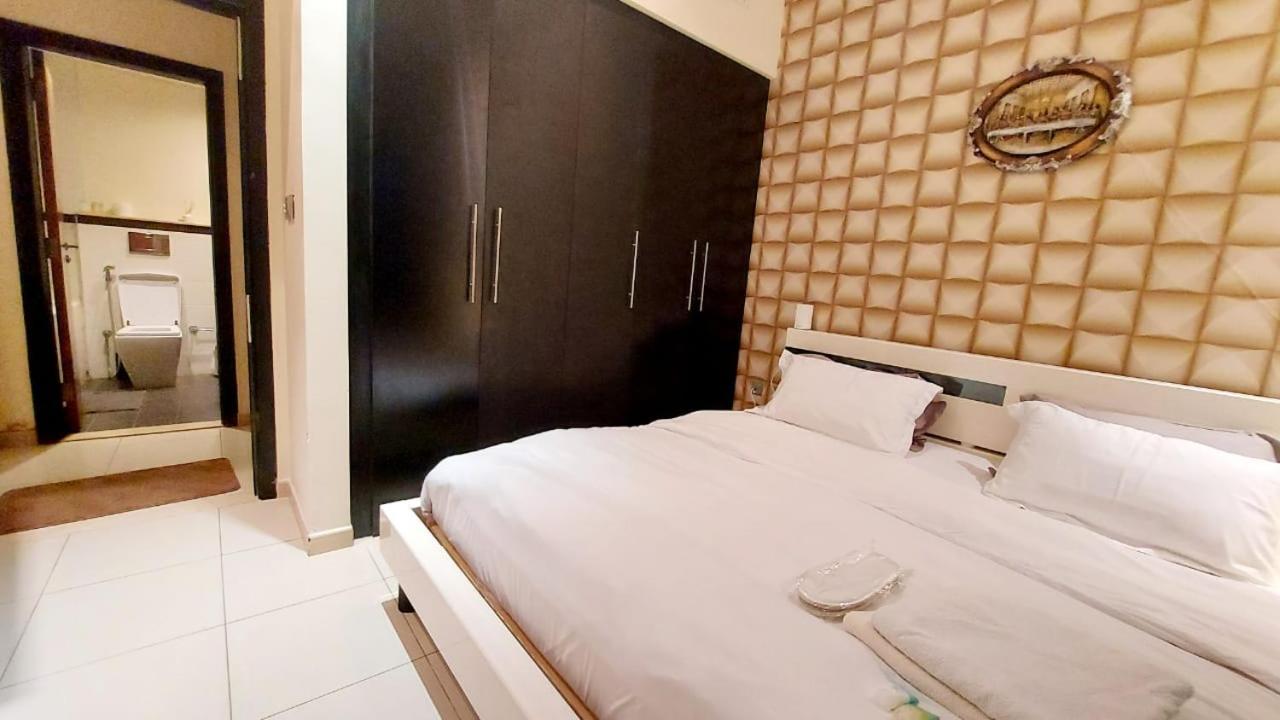 Guest house Marina Beach View 3 Bedroom Apartment Sky Nest Home Sky View Tower *