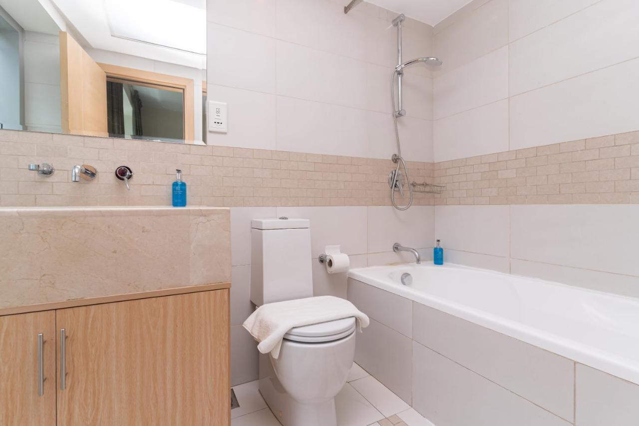 Lägenhet Rh- Blakely Tower, Marina, 2br Near Jbr Walk, Tram Stop Dubai