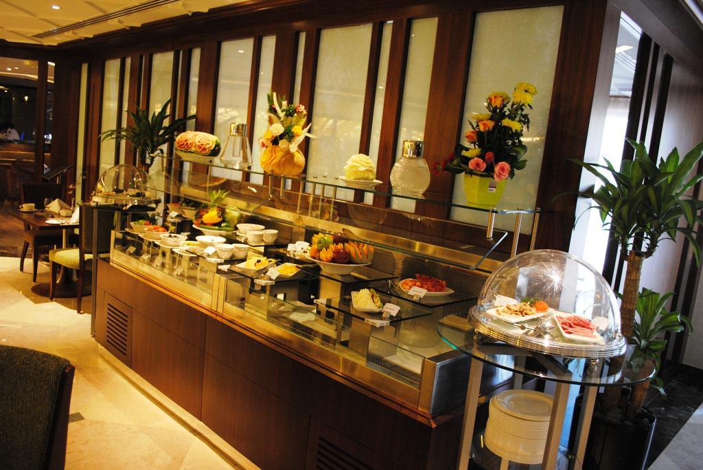 Raviz Center Point Dubai