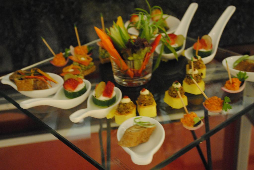 Raviz Center Point 4* Dubai