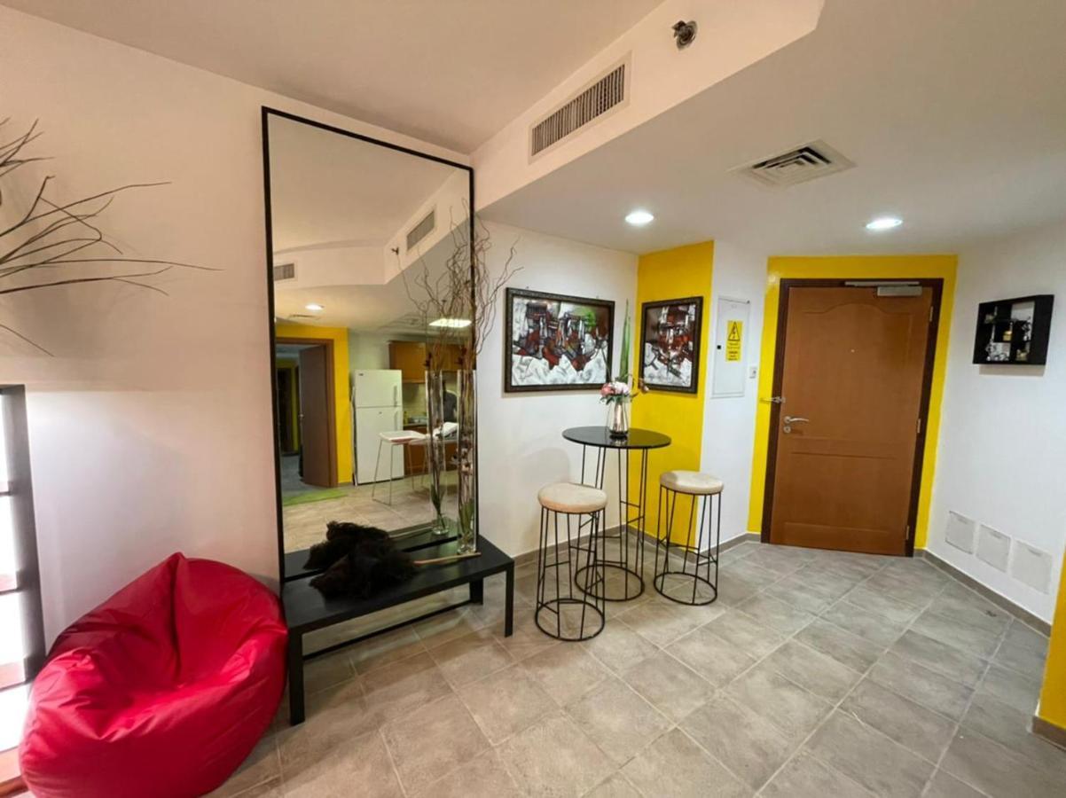 Travelers Backpackers Hostal