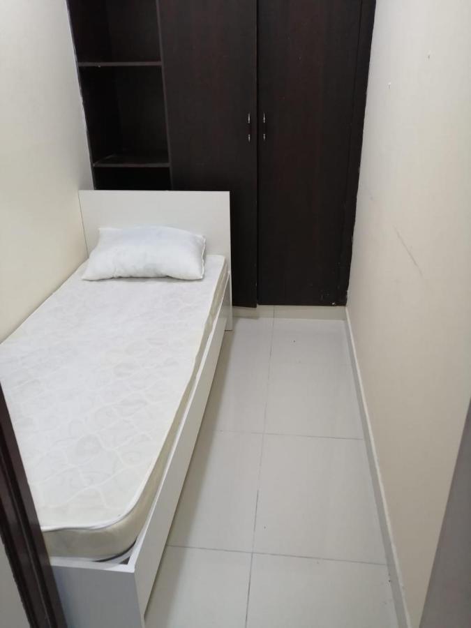 Low-priced Budget For Rent Near Dafza Habitación en casa particular