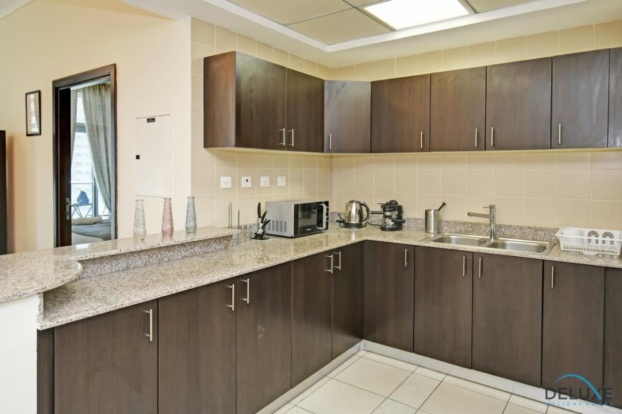 Steps Away From The & Entertainment Hubs 1br Unit, Torch Tower, Marina By Deluxe Homes Dubaï