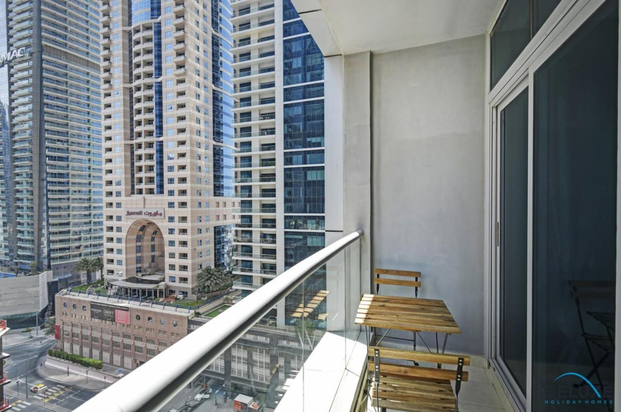 Steps Away From The & Entertainment Hubs 1br Unit, Torch Tower, Marina By Deluxe Homes Appartement *