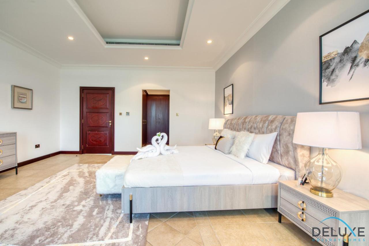 Villa Luxe 5br With Assistant's And Private Pool On Palm Jumeirah By Deluxe Homes Dubaï