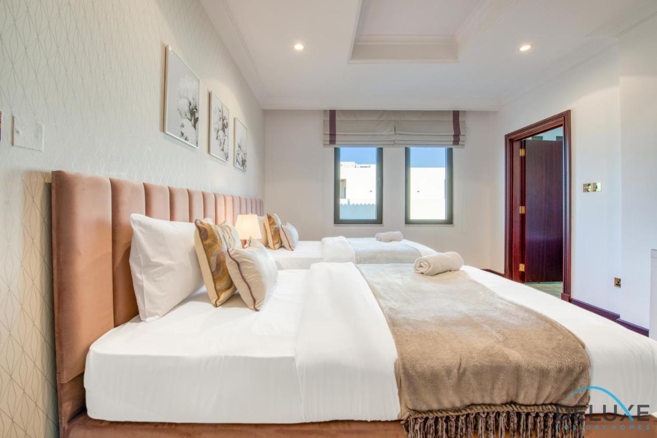 Villa Luxe 5br With Assistant's And Private Pool On Palm Jumeirah By Deluxe Homes Dubaï