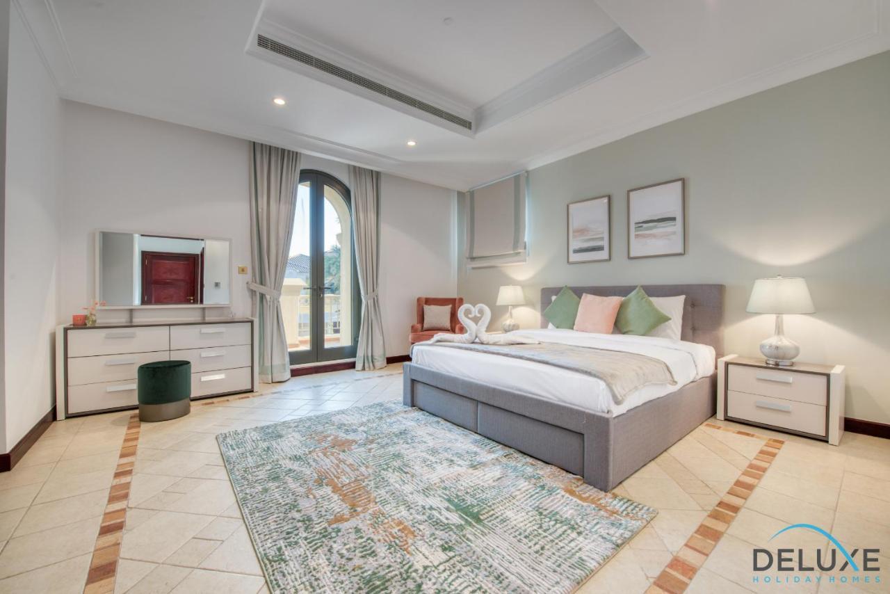Luxe 5br With Assistant's And Private Pool On Palm Jumeirah By Deluxe Homes Dubaï