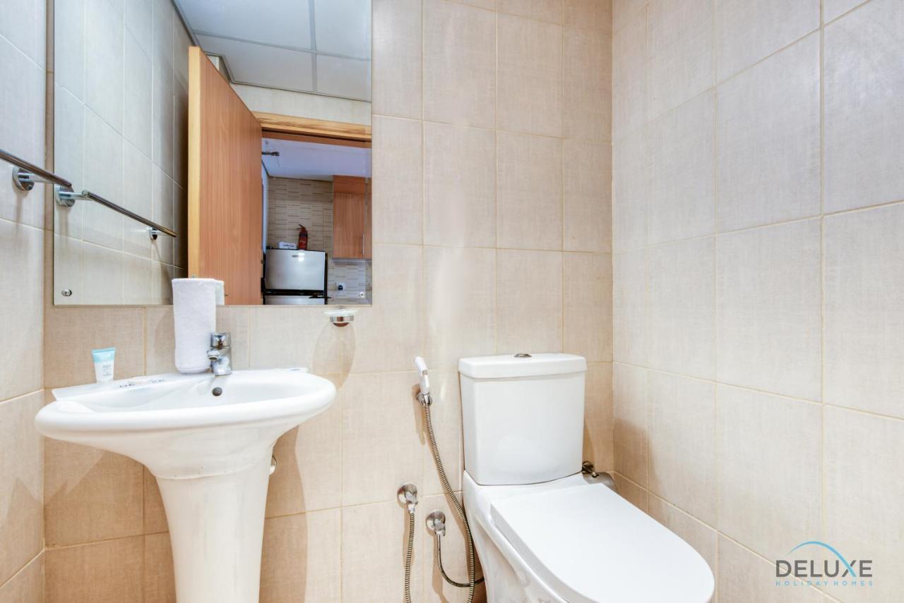 Apartment Surreal 1Br At Damac Lincoln Park B Arjan