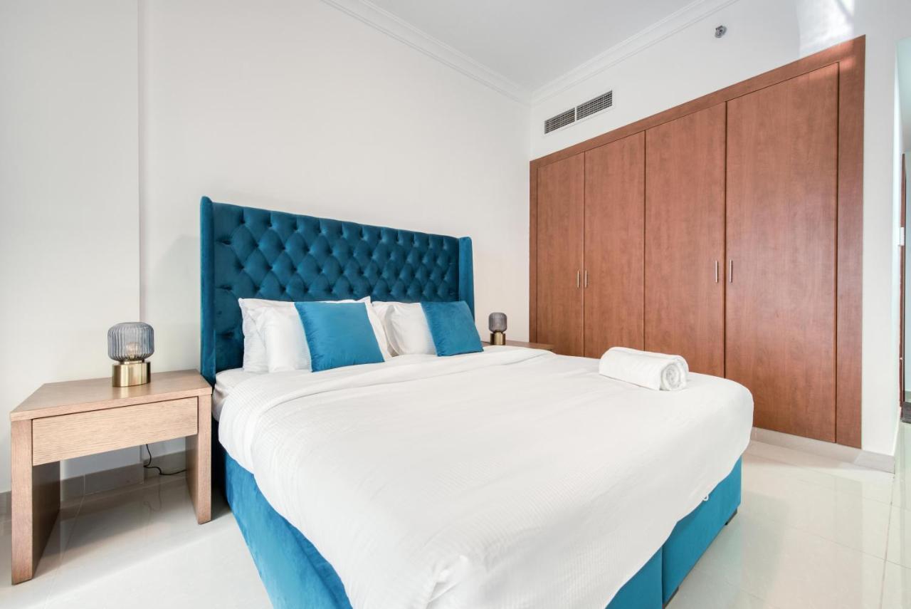Pool View 2 Bedrooms At Plaza Residences * Dubái