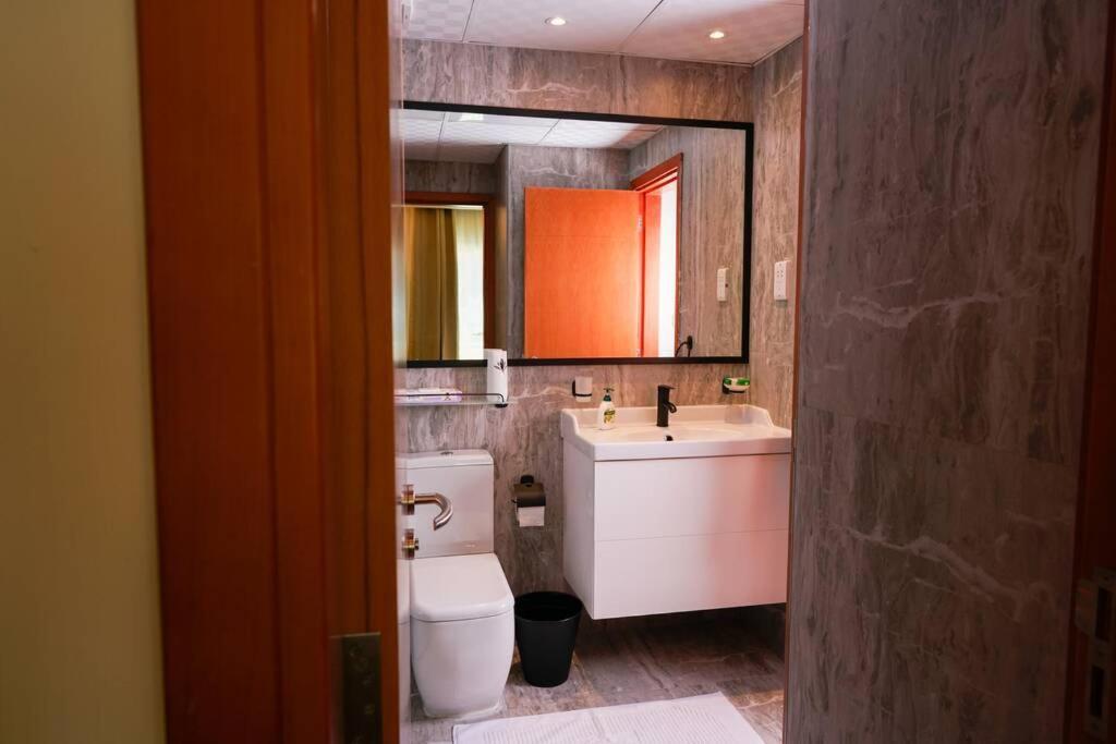 Apartamento Luxurious 1 Bedroom In The Sought Area Of