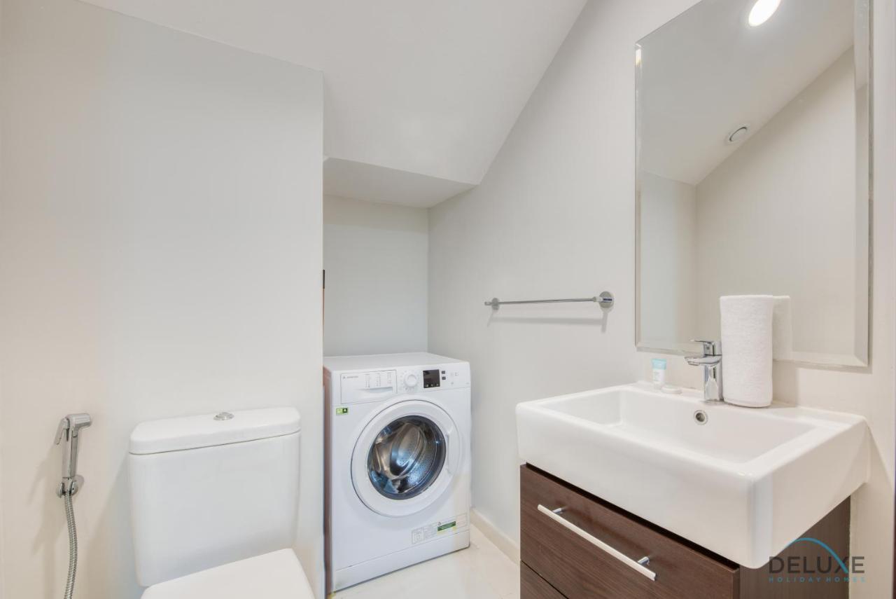Delightful 3br Townhouse At Damac Hills 2 Dubailand By Deluxe Homes Apartamento