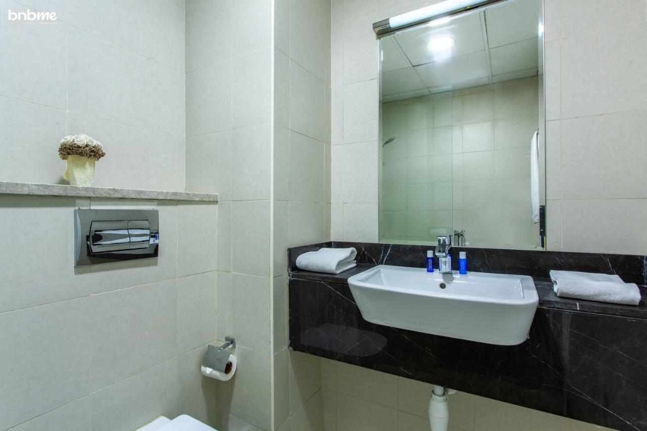 Studio - Discovery Gardens Apartment *