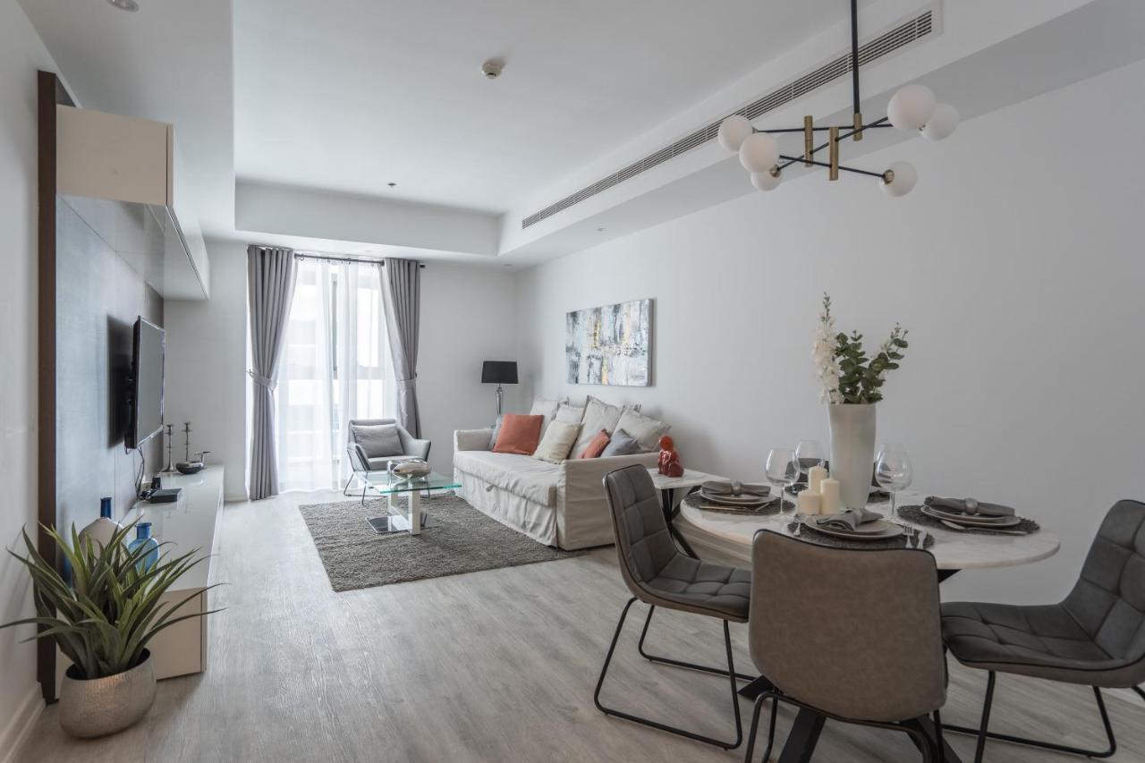 Apartamento Higuests - Cloudy Apt, 10-min Walk To Harbor Dubái