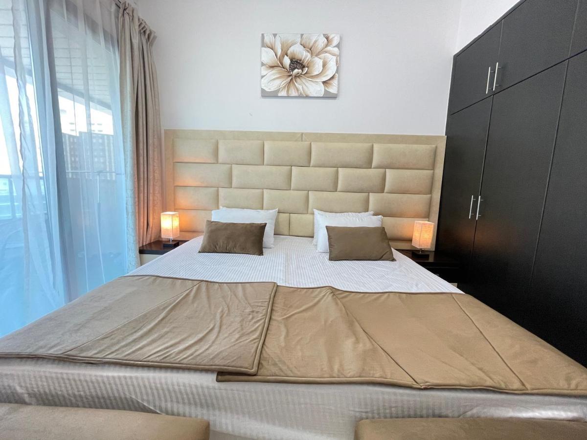 Private Gorgeous With Marina View With Shared Kitchen In Shared Alloggio in famiglia