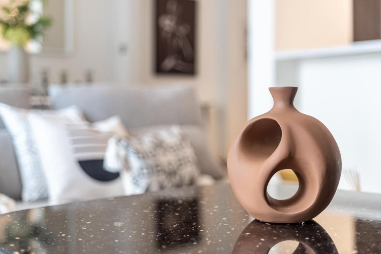 Apartment Eden's - Millennium Atria Residences Dubai