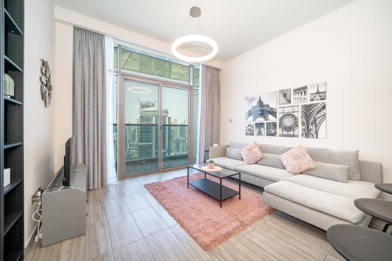 Luton - Modern & View 1br , Mbl Residence, Jumeirah Towers Appartement Dubaï